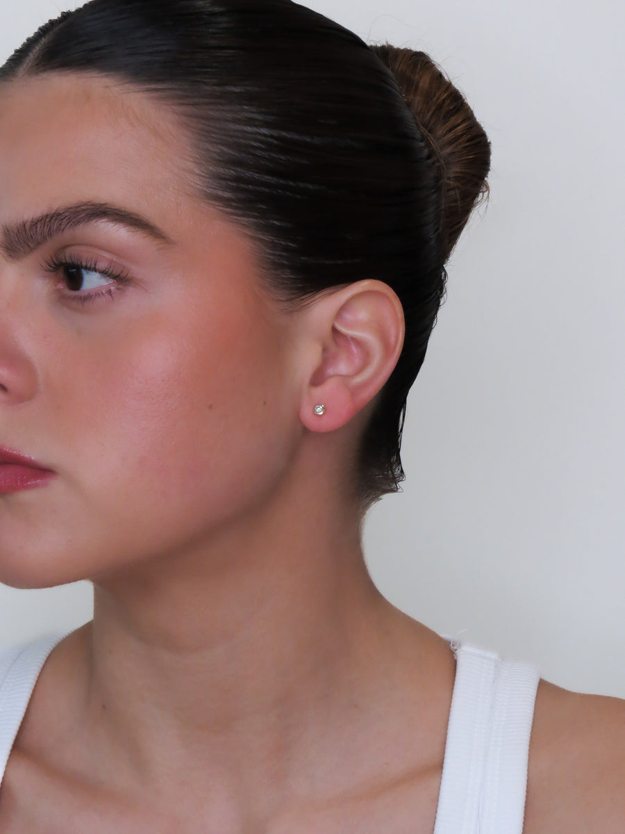 Vera - Diamond Bezel Earring
