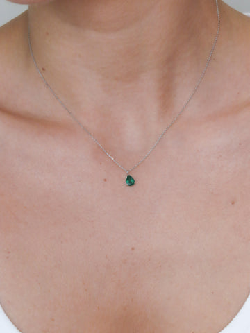 Roma - Pear shape emerald necklace