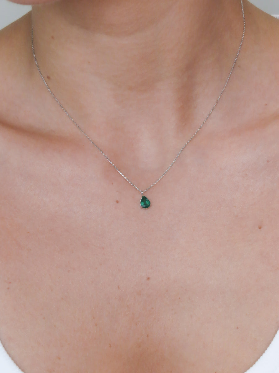 Roma - Pear shape emerald necklace