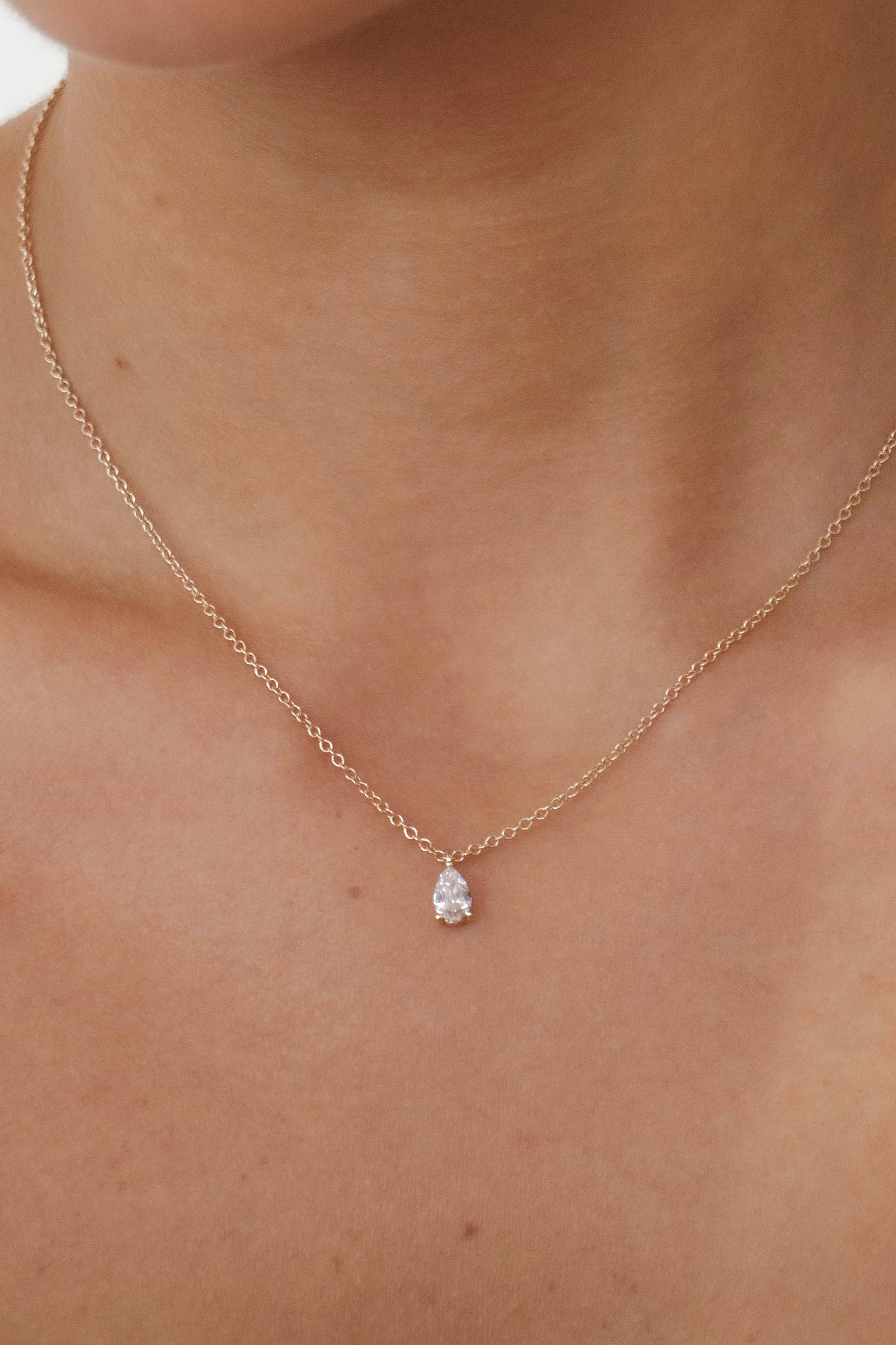 Vola - Pear Diamond Necklace
