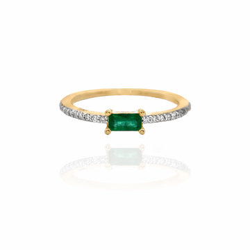 Gilda -Solitaire Emerald Diamond Ring