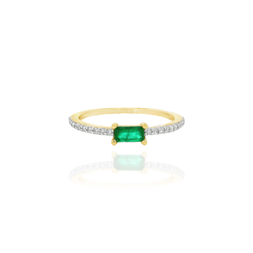 Gilda -Solitaire Emerald Diamond Ring